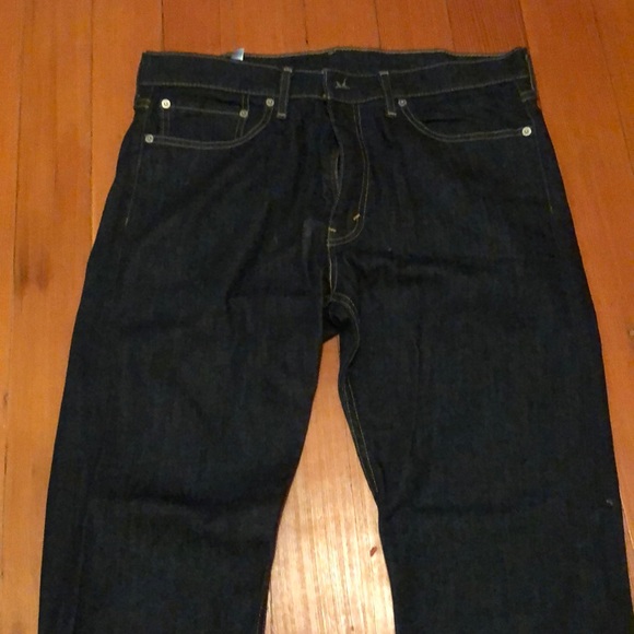 Levi’s dark wash stretch jeans 33’x30’ - Picture 2 of 4